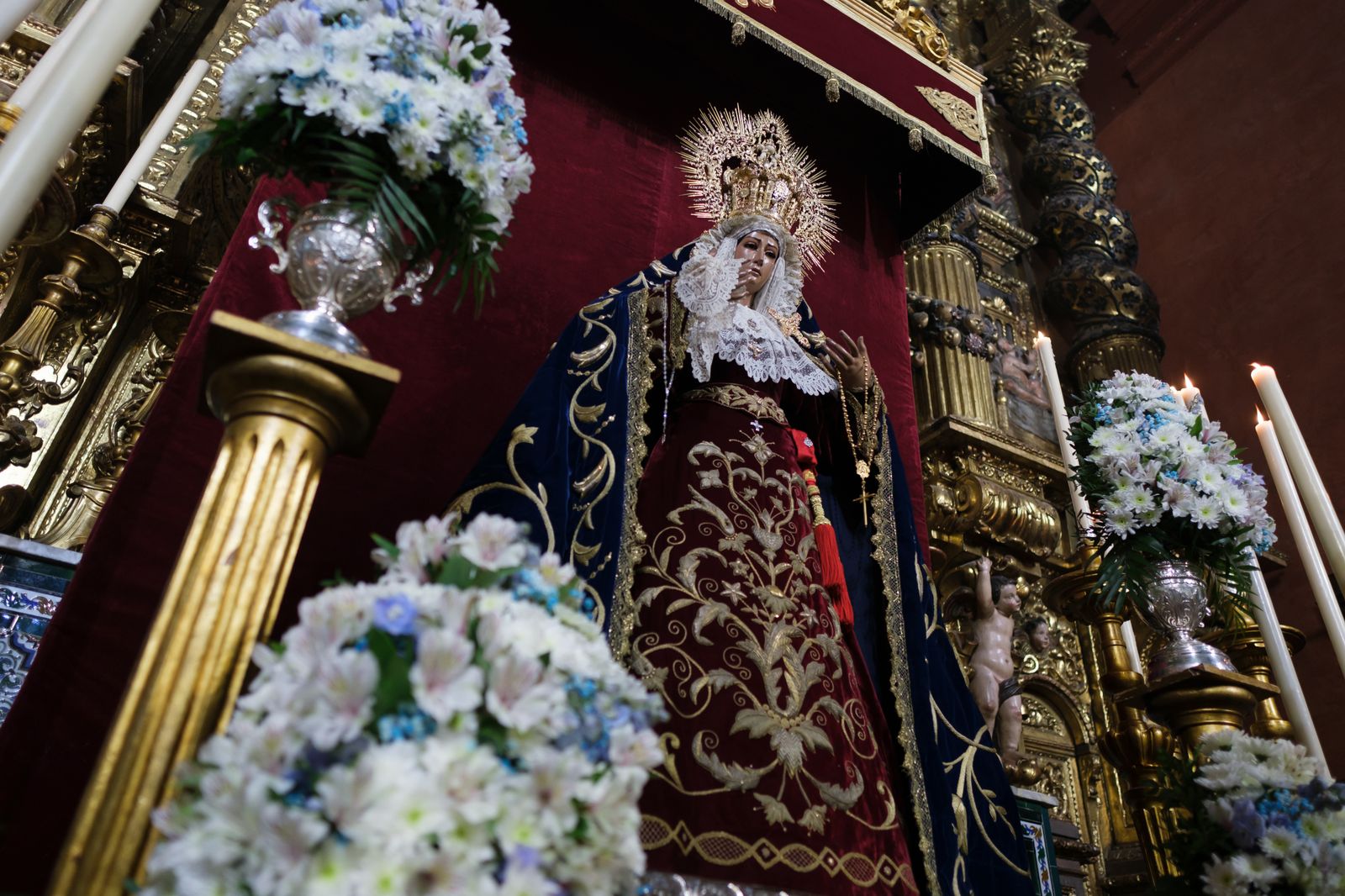 Las imágenes de la veneración a la Virgen de la Cabeza de las Siete Palabras