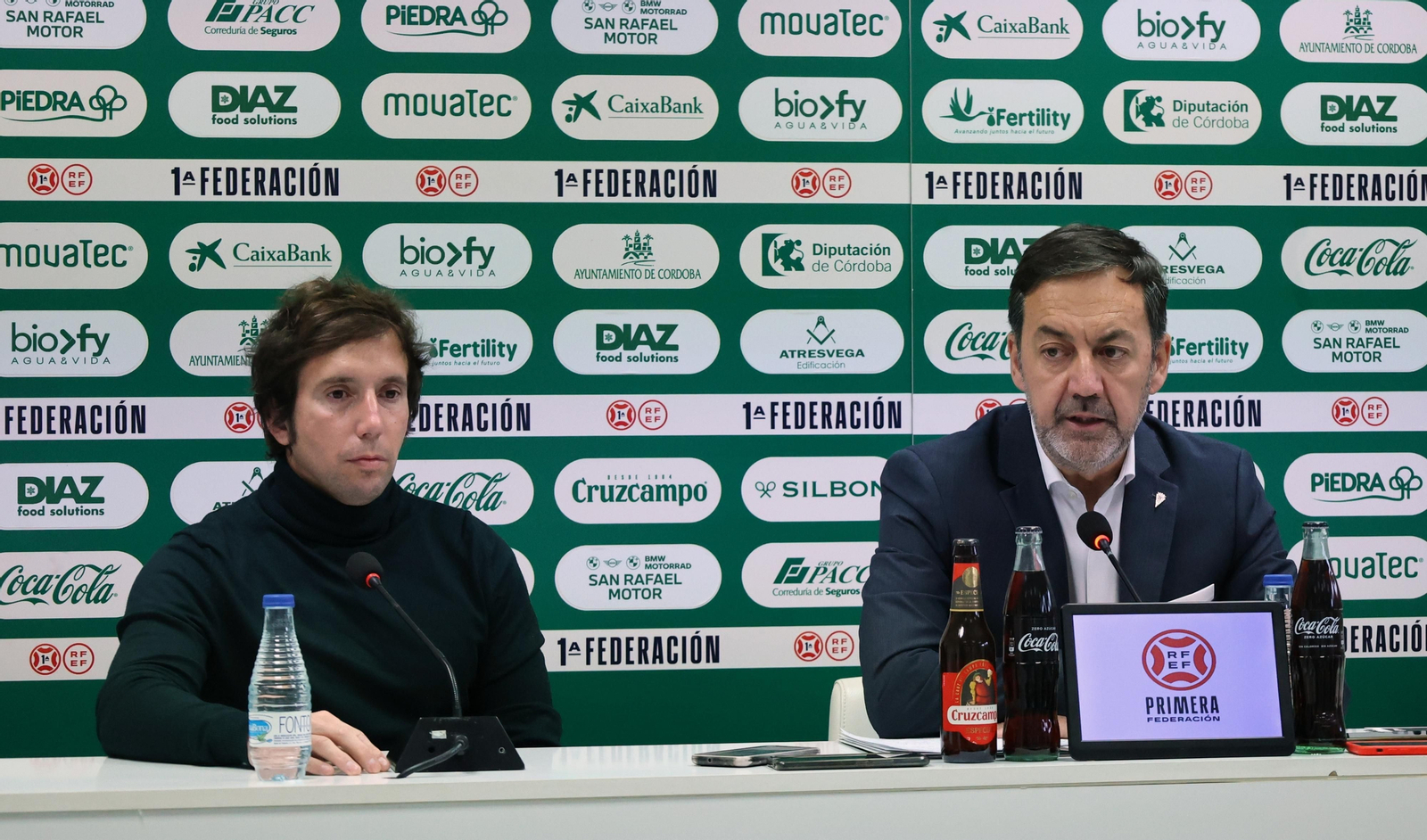 Raúl Cámara y Antonio Fernández Monterrubio, en la rueda de prensa de balance del mercado de fichajes. Raúl Cámara y Antonio Fernández Monterrubio, en la rueda de prensa de balance del mercado de fichajes.