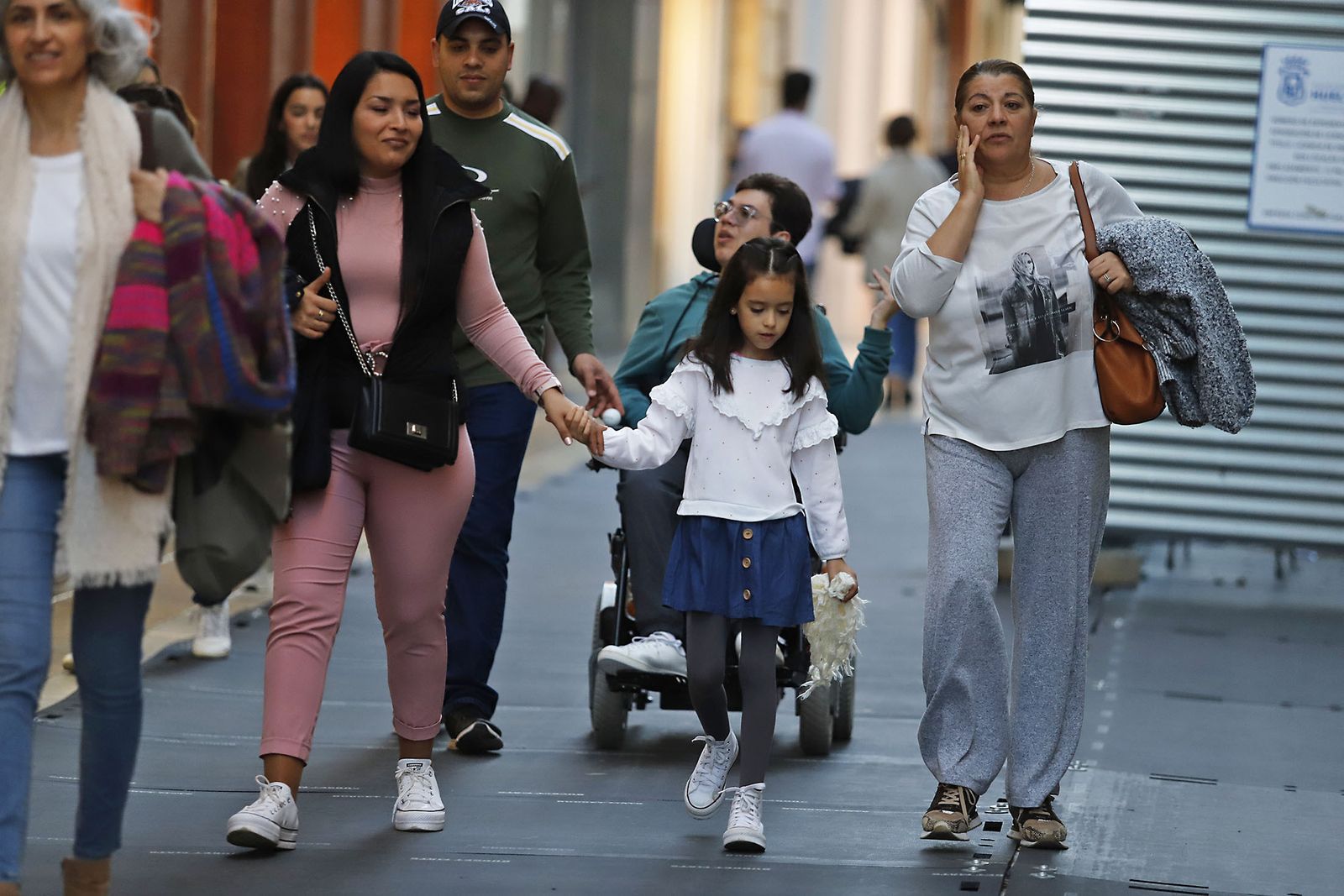 Ambiente en las calles del centro de Huelva con el Black Friday