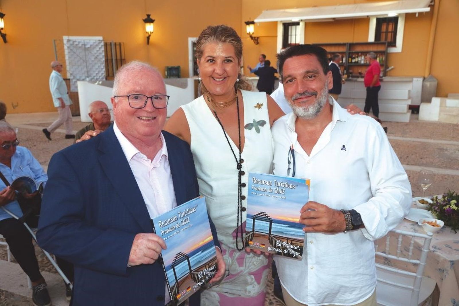 Carlos Medina, Sonia Rincón y Ángel Ramos, durante la presentación en el Baluarte de los Mártires.