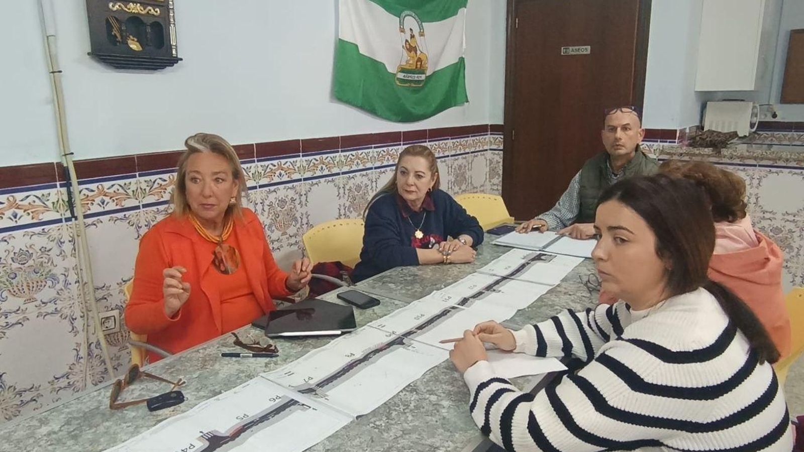 Una imagen del encuentro de Marta Rodríguez con los vecinos.