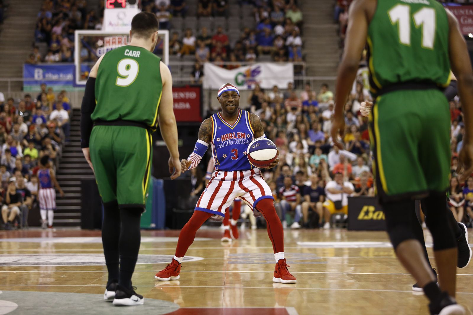 El espectáculo de los Globetrotters inunda el Palacio de Deportes