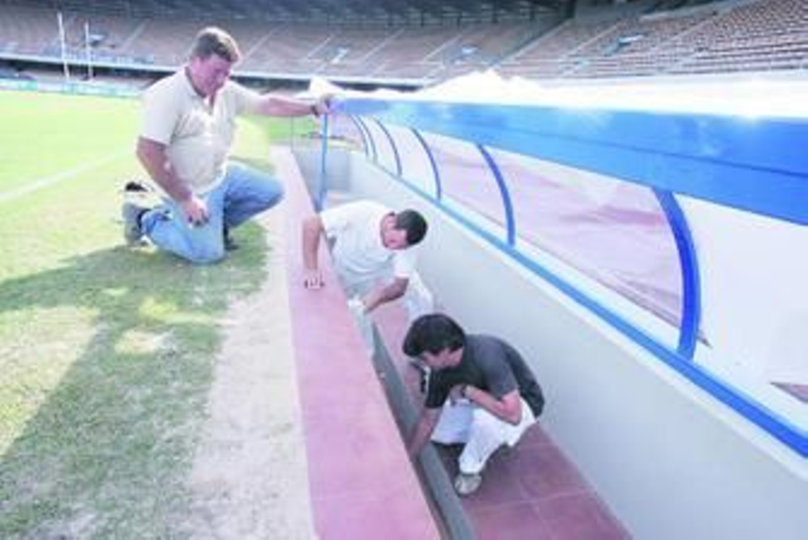 Los nuevos banquillos de Chapín están ya sólo a falta de un par de retoques.
