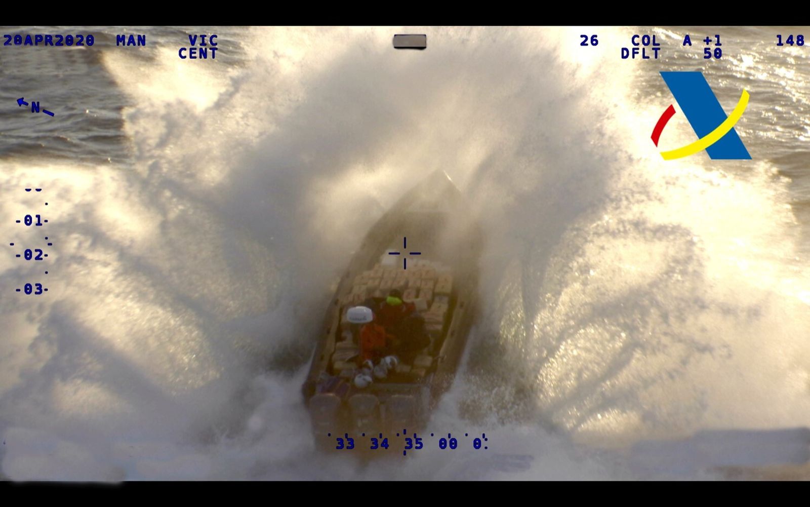 La embarcación que llevaba los fardos de hachís