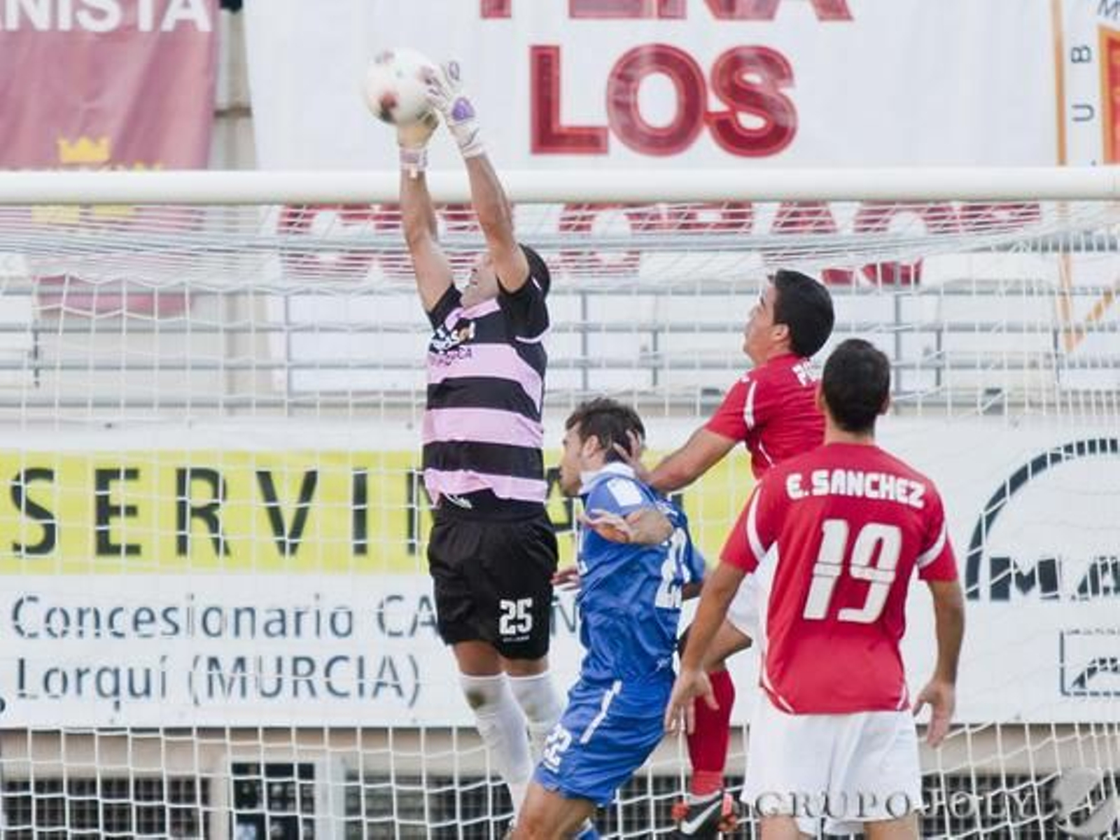 Murcia y Xerez Deportivo empatan sin goles en La Nueva Condomina. 

Foto: Pascu Mendez (LOF)