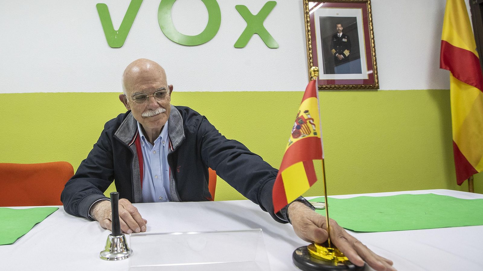 Agustín Rosety, justo antes de valorar los resultados electorales, en la sede de Vox en San Fernando.