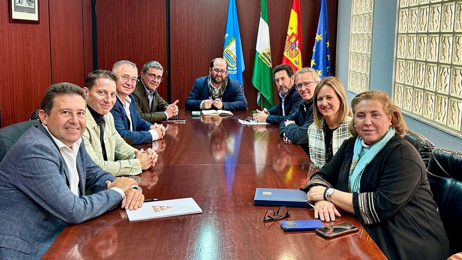 Reunión de los representantes de GICA con responsables del Ayuntamiento de San Fernando para tratar distintas cuestiones sobre la vivienda. Reunión de los representantes de GICA con responsables del Ayuntamiento de San Fernando para tratar distintas cuestiones sobre la vivienda.