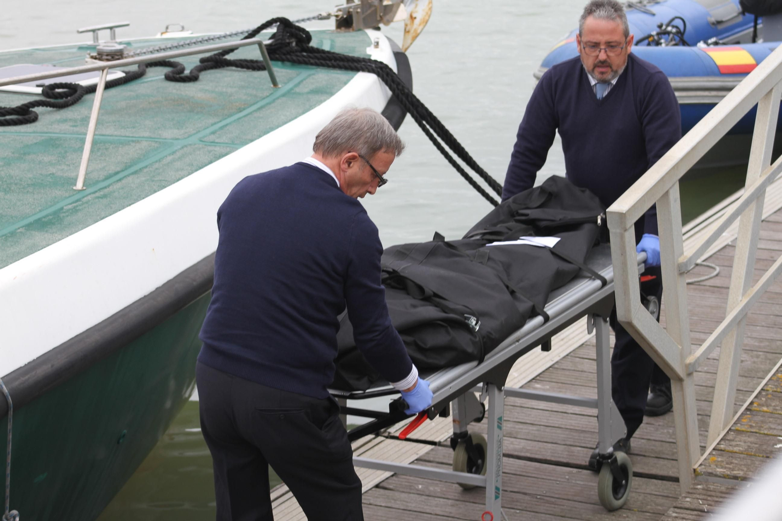 Rescatado un nuevo cadáver tras el naufragio de una patera en Los Caños