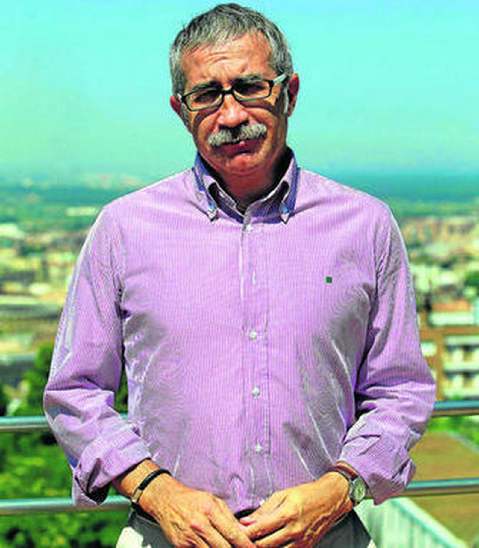 Joan Carles March, en la sede de la Escuela Andaluza de Salud Pública.