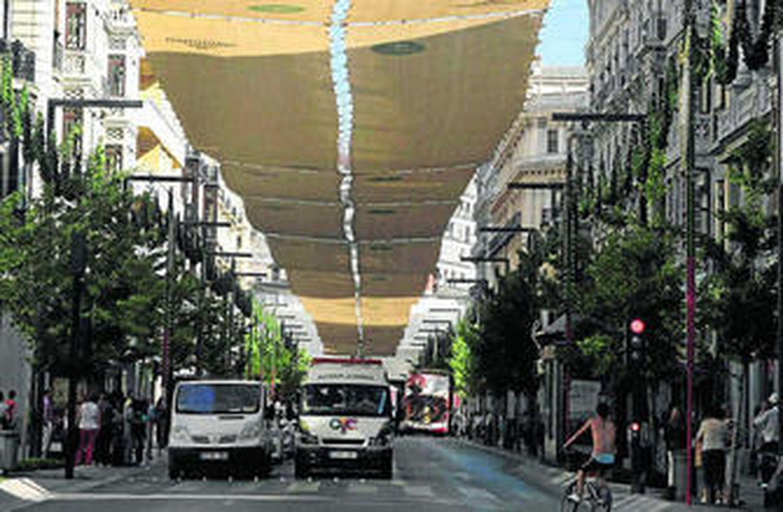 La Fiscalía investiga todavía si la colocación de los toldos el año pasado dañó el patrimonio.