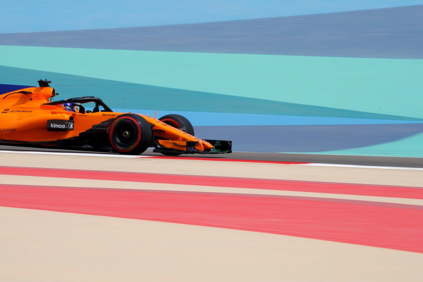 Bahréin ofrece su lienzo más abstractoMás cornadas da la mar gruesaUn rocoso menos de camino a la meta