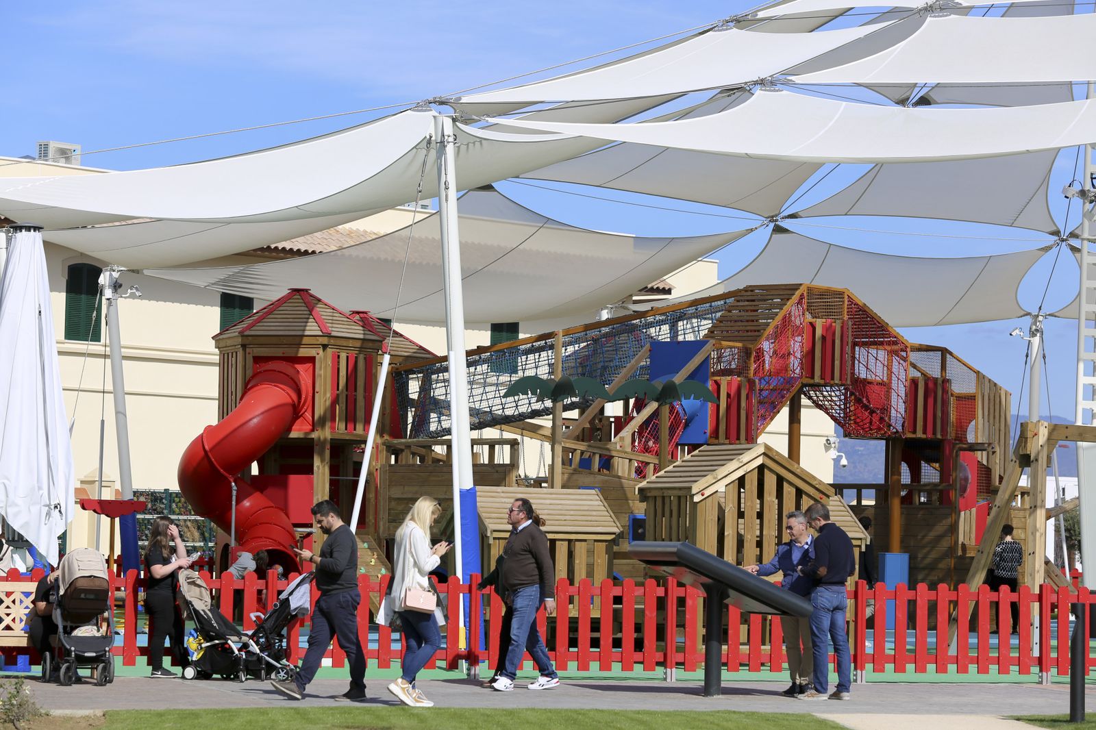 Las fotos de la inauguración del 'outlet' de Plaza Mayor