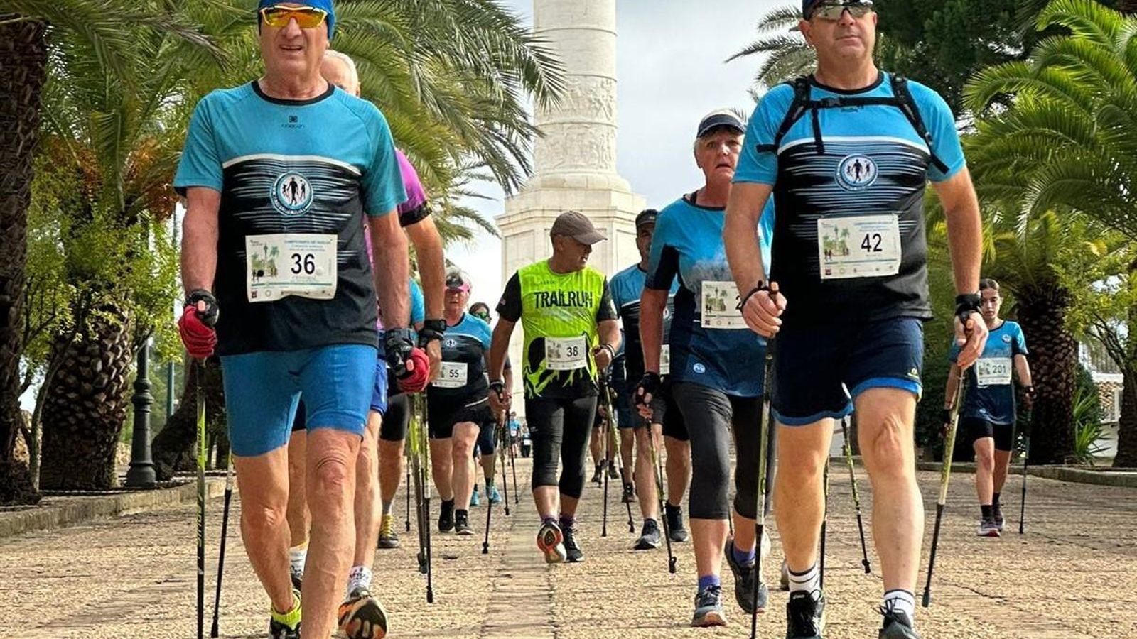 Participantes de la Marcha Nórdica de Palos de la Frontera.