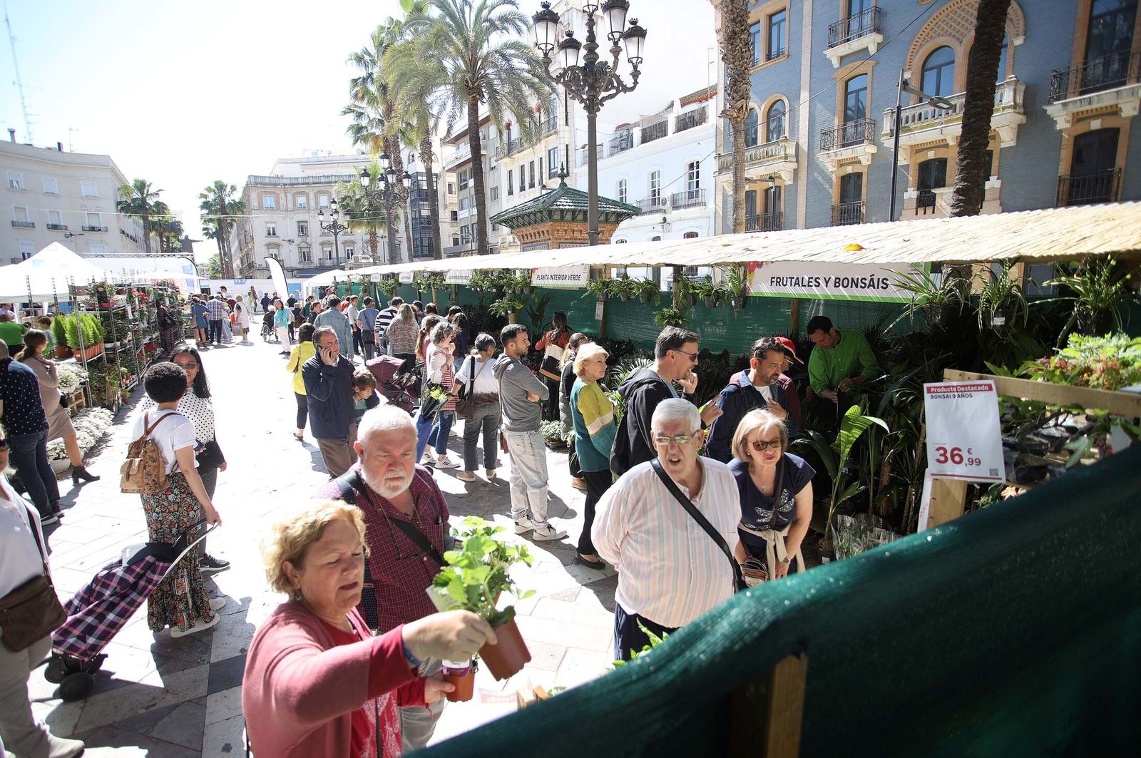 Imágenes del sábado 15 de abril en Huelva