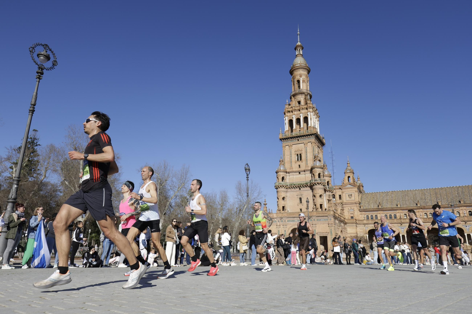 Búscate en el Zurich Maratón de Sevilla 2025
