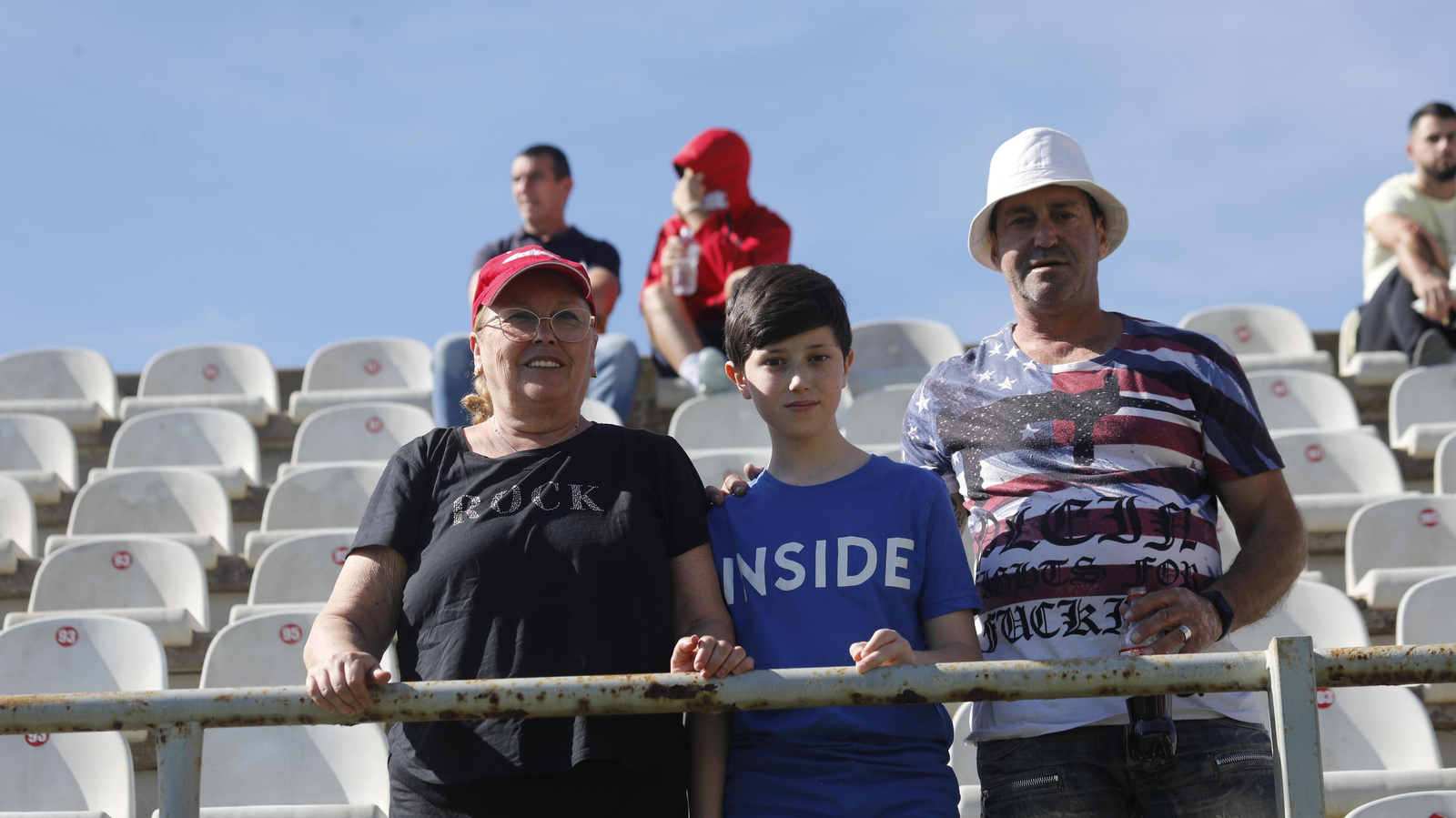 Fotos de la afición durante el Algeciras - Alcorcón en el Nuevo Mirador