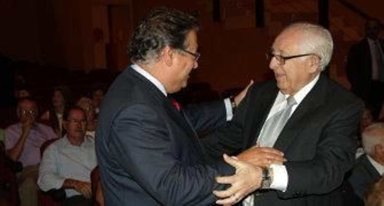 Juan Ignacio Zoido, alcalde de Sevilla, durante la entrega de premios en el hogar Virgen de los Reyes. / MJ López