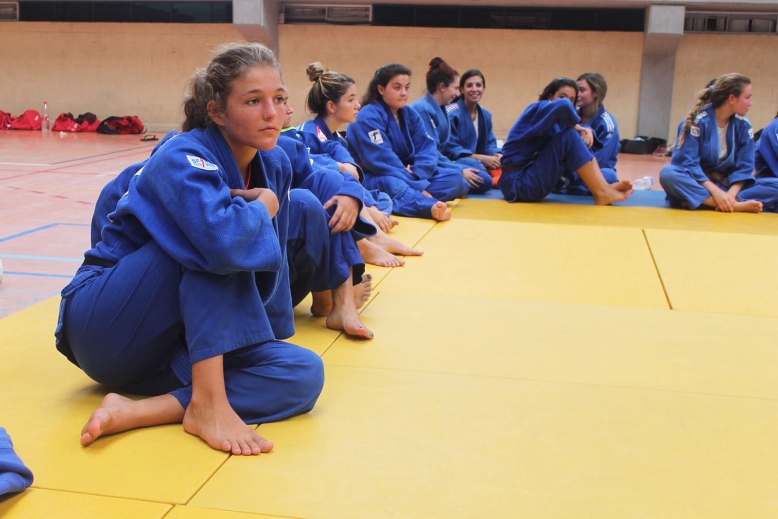 Diferentes ejercicios en el Pabellón de La Juventud.