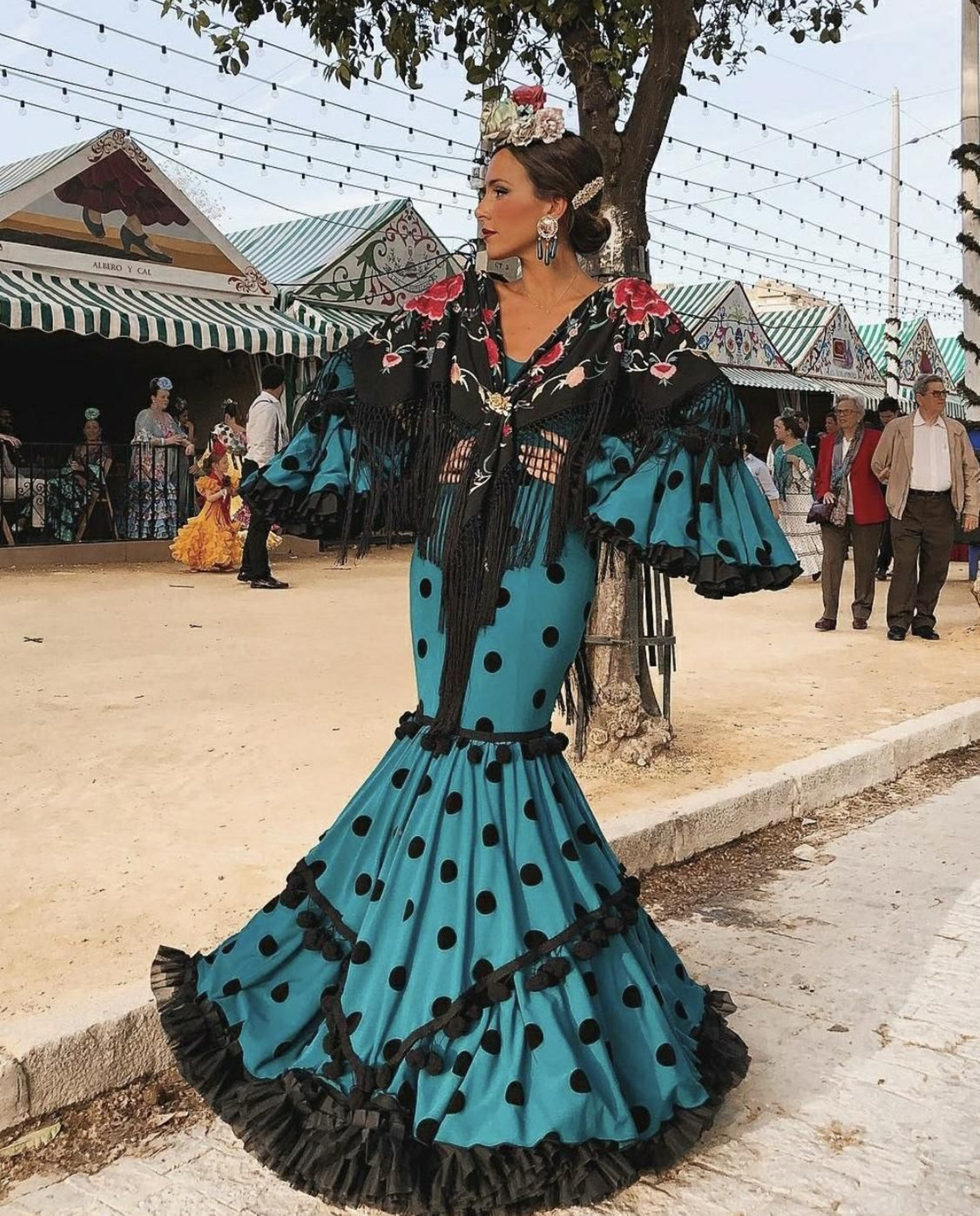 Rocío Osorno con un traje de flamenca de Rosa Pedroche en la Feria de Abril.