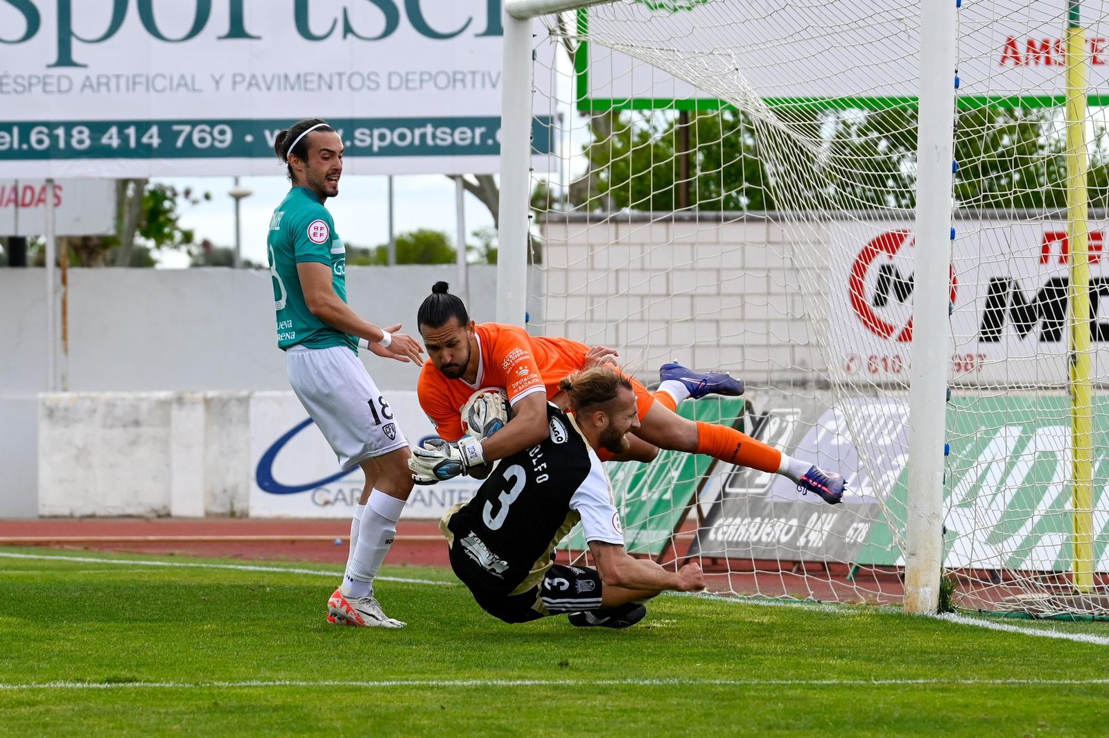 La derrota del Xerez CD en el Romero Cuerda ante el Villanovense en imágenes