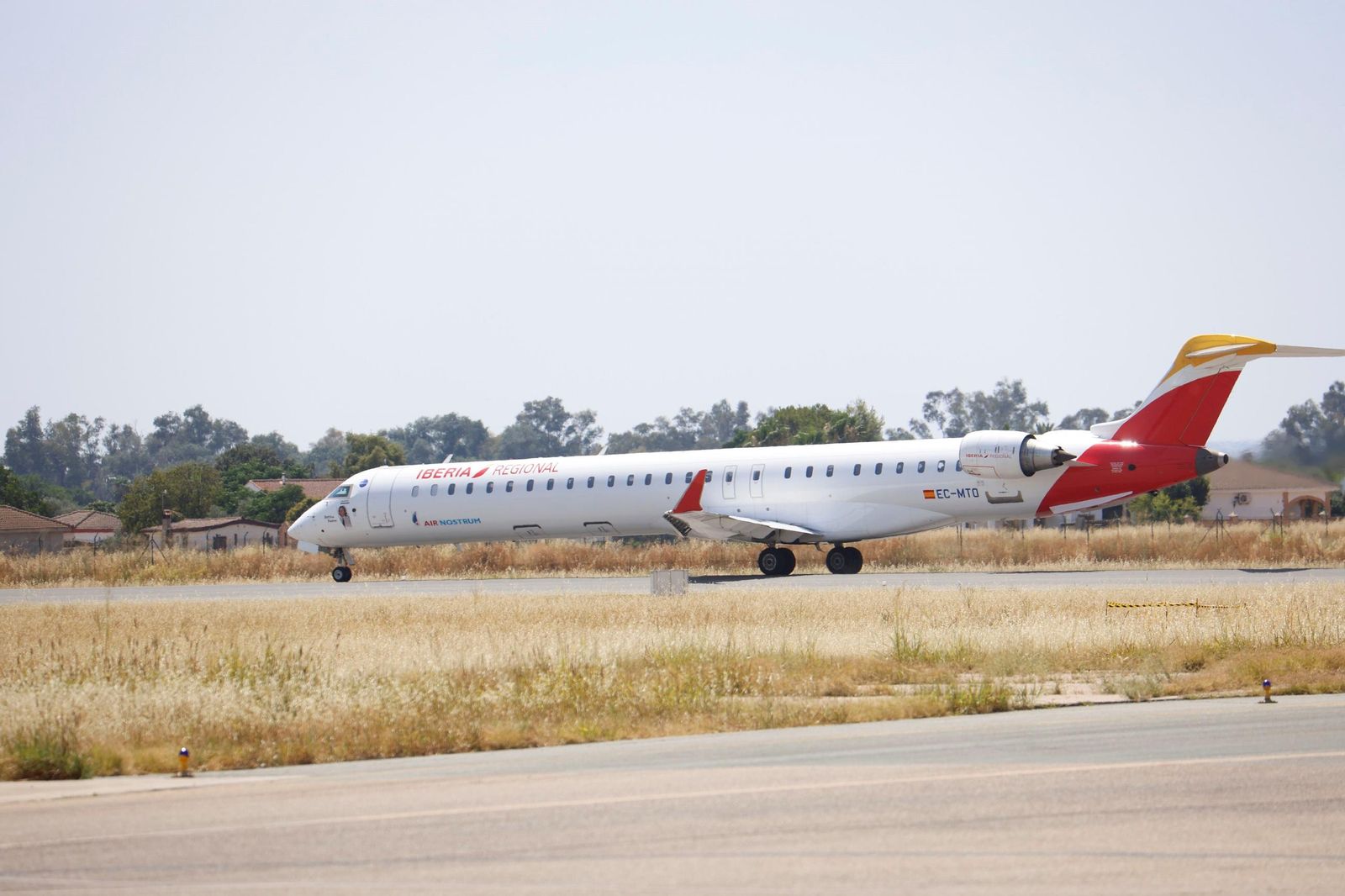 Los primeros vuelos comerciales en el aeropuerto de Córdoba, en fotografías