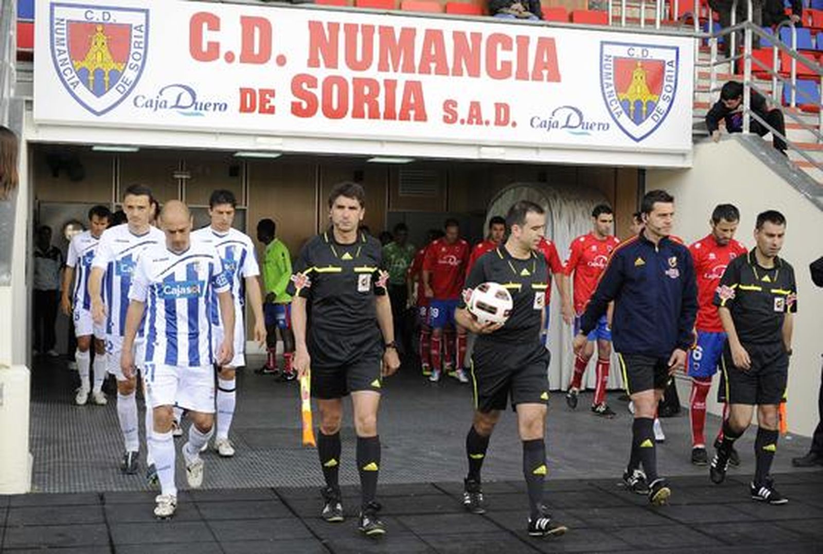 El Recreativo deja casi sentenciada la permanencia tras ganar 0-2 al Numancia. / LOF