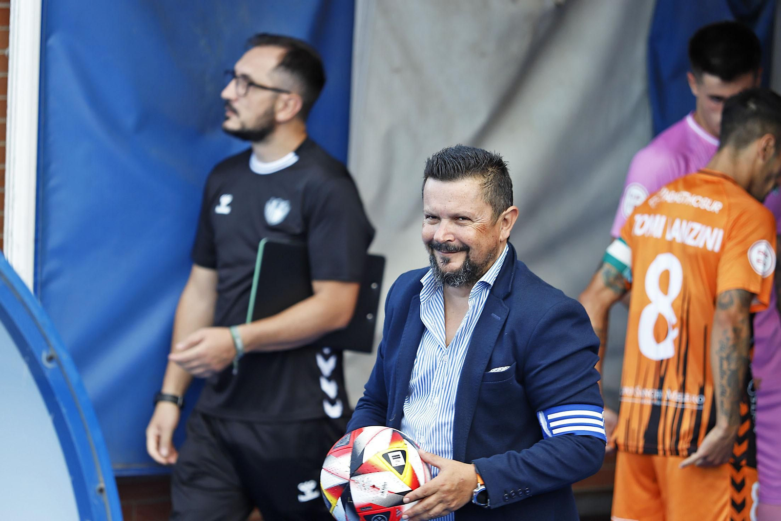 Imágenes del ambiente en el Recreativo de Huelva y Antequera CF