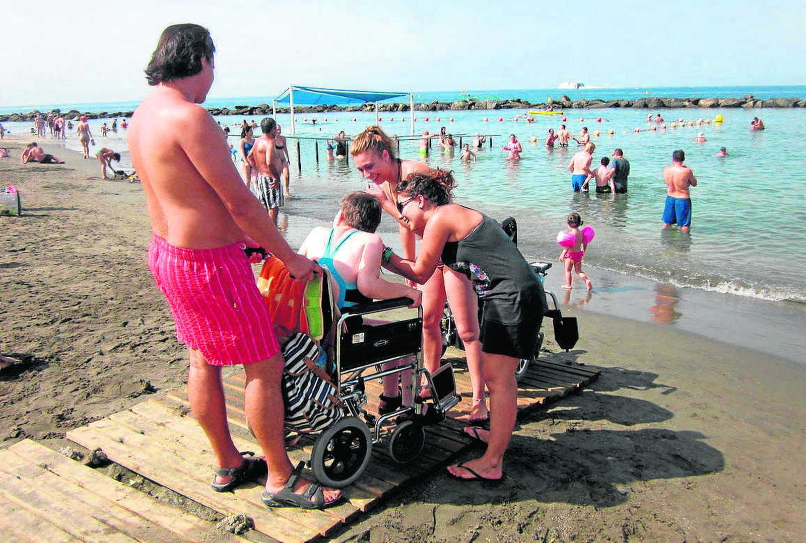 Zona accesible en la playa de El Zapillo