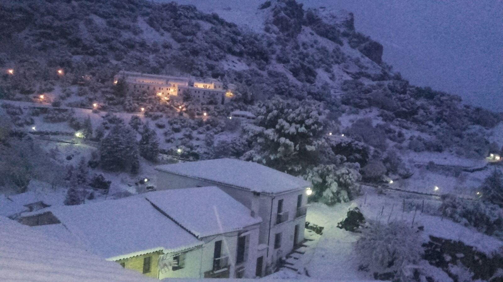 Imágenes de la nevada en la Sierra de Cádiz
