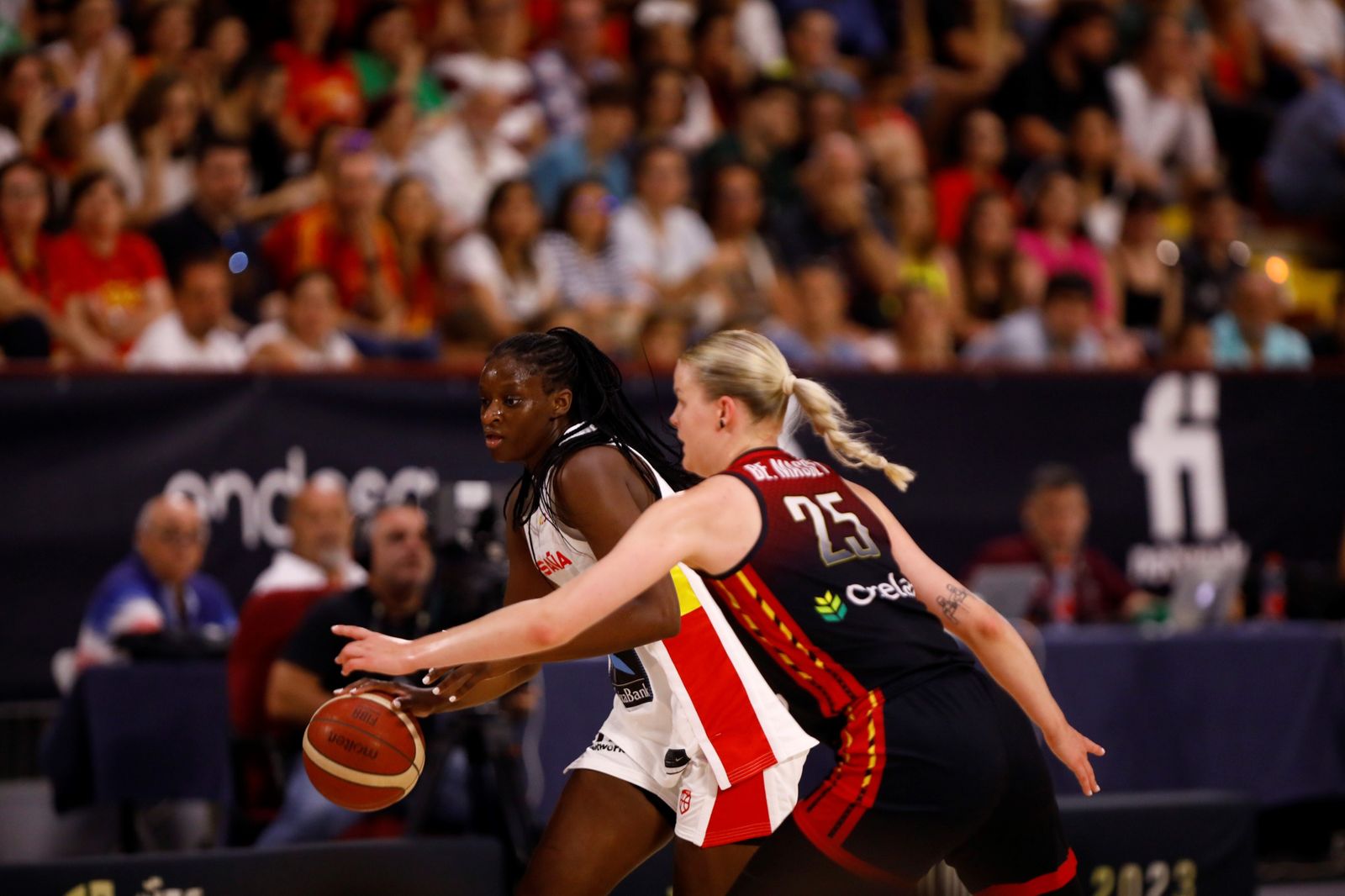 Las mejores fotos de la victoria de la selección española femenina de baloncesto ante Bélgica, en Córdoba