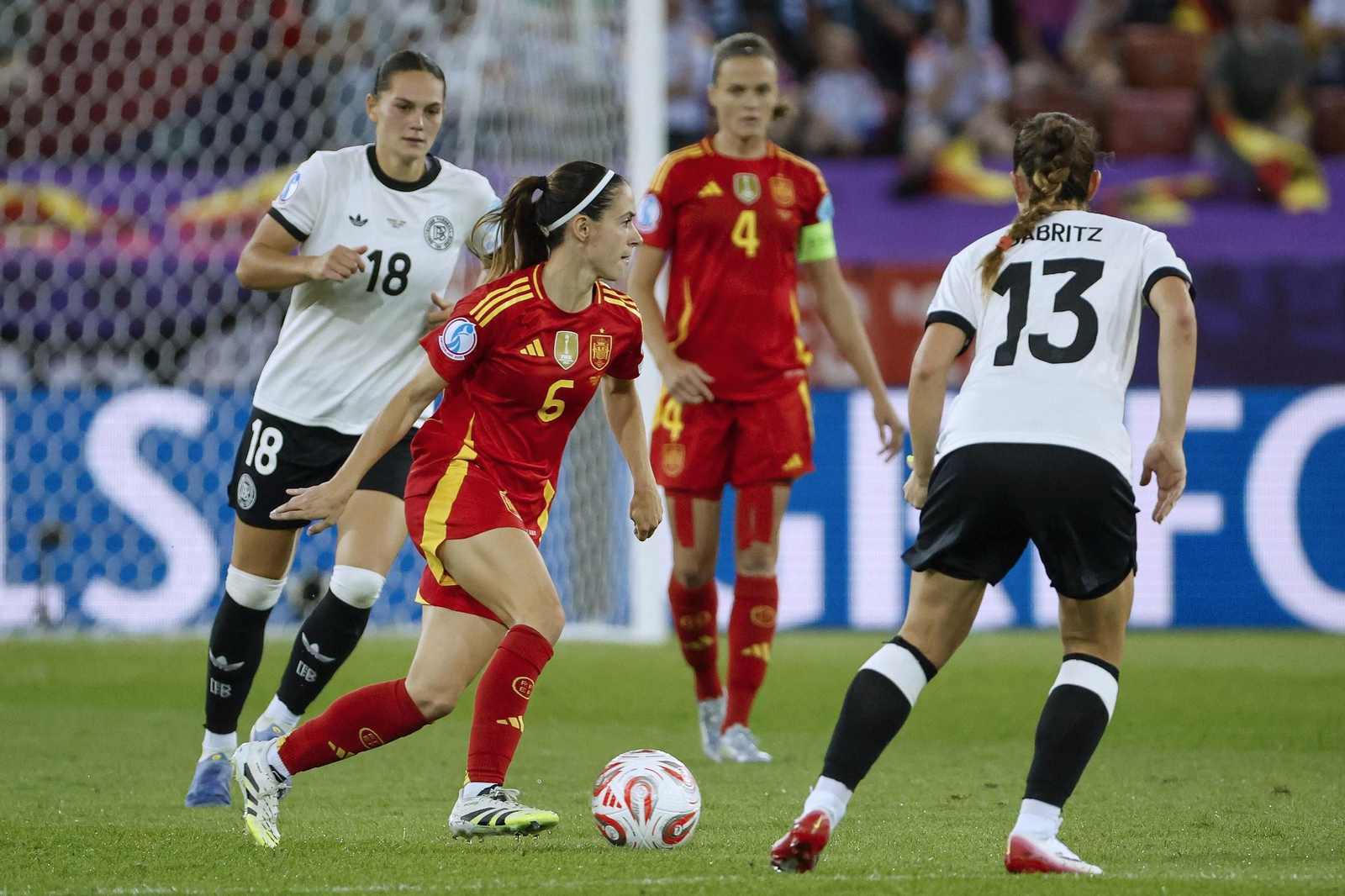Las mejores imágenes de la semifinal Alemania-España de la Eurocopa femenina