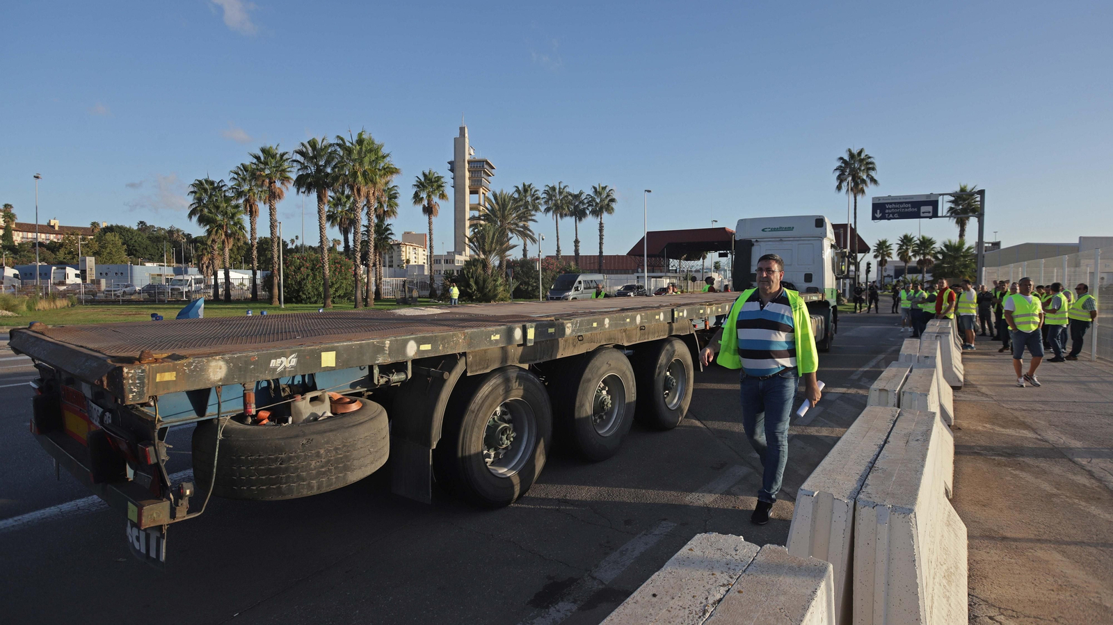 Fotos del paro de camioneros en el puerto de Algeciras