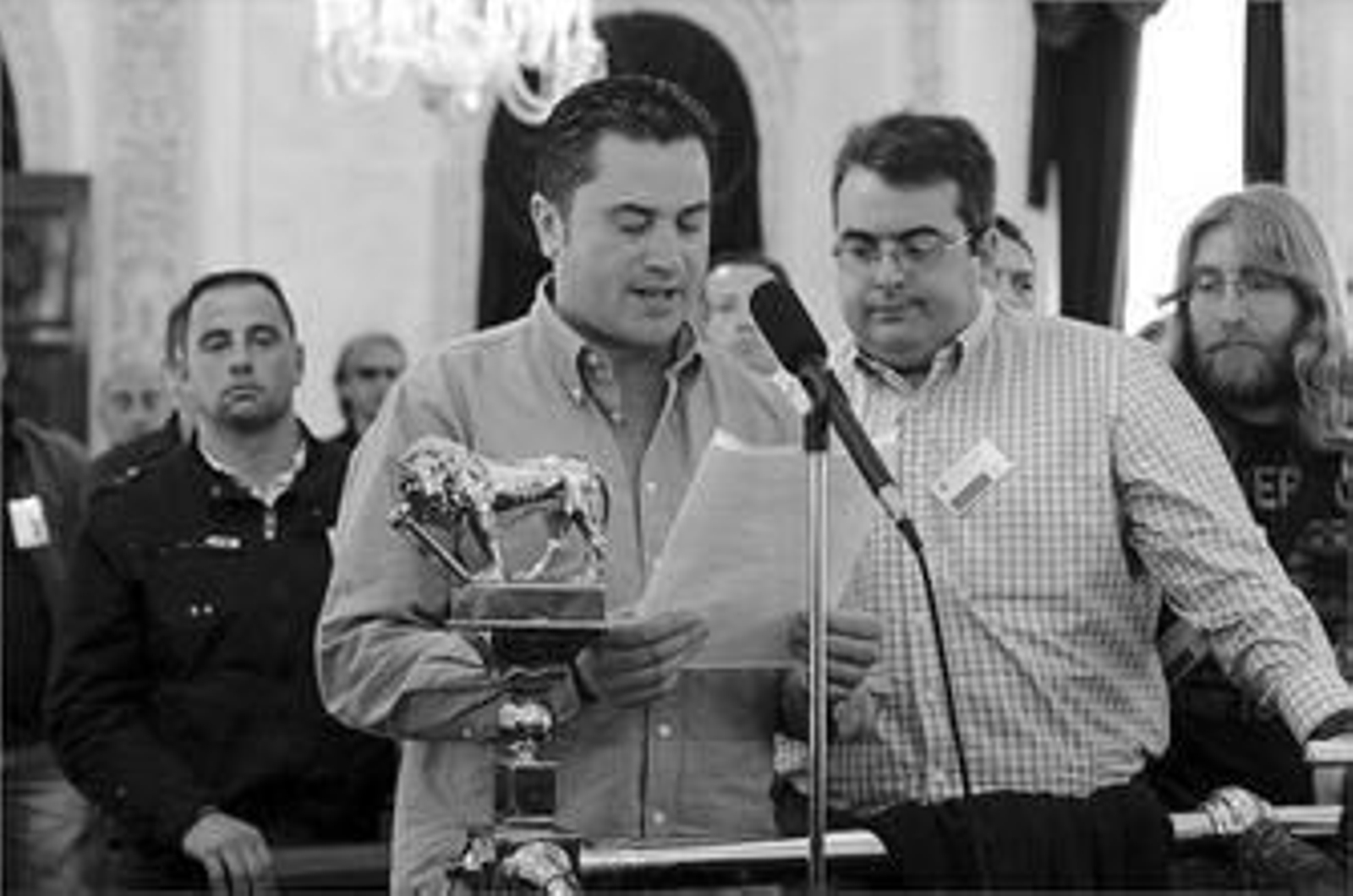 El portavoz de los ex eventuales de Delphi, Jesús Dávila, intervino exponiendo las reivindicaciones del colectivo.