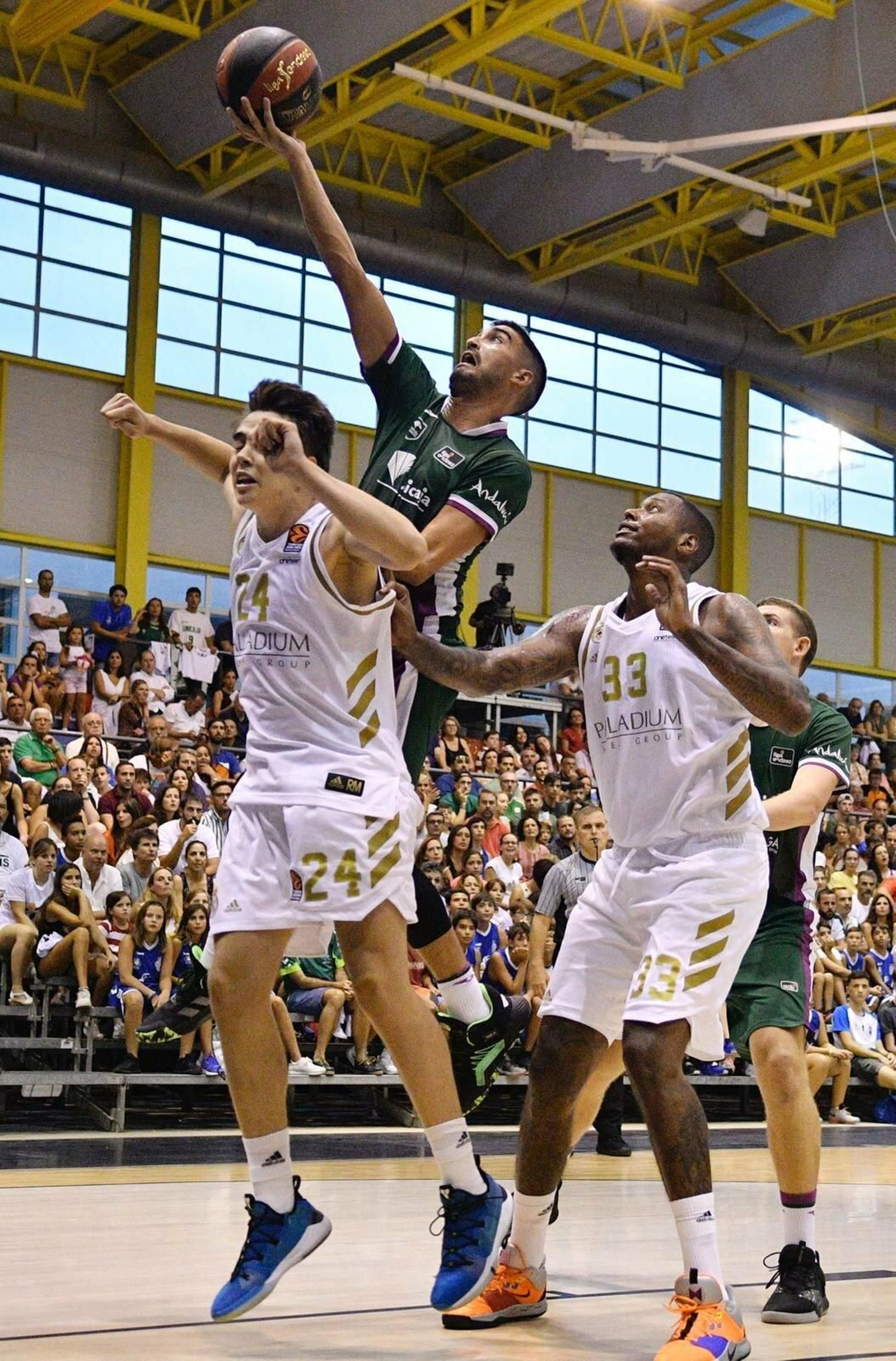 Las fotos del Unicaja - Real Madrid en Nerja