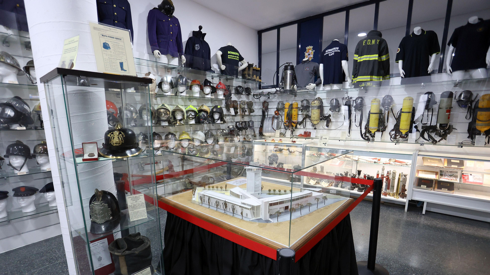 Actos por el Día del Patrón de los Bomberos en Jerez