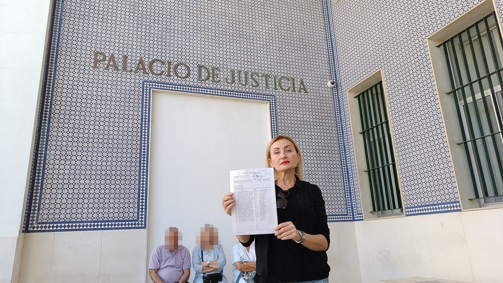 Begoña Navarro, con la candidatura registrada en la Junta Electoral de Zona.