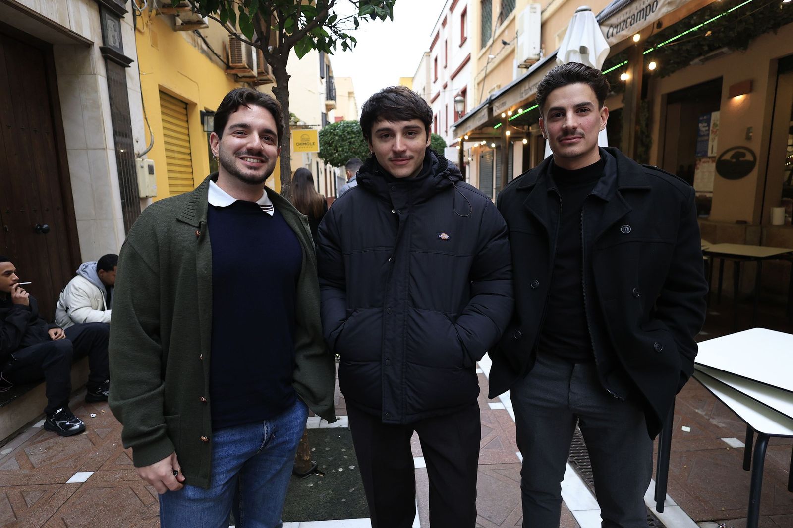 Búscate en las fotos del ambiente en el centro de La Línea antes de la Nochevieja