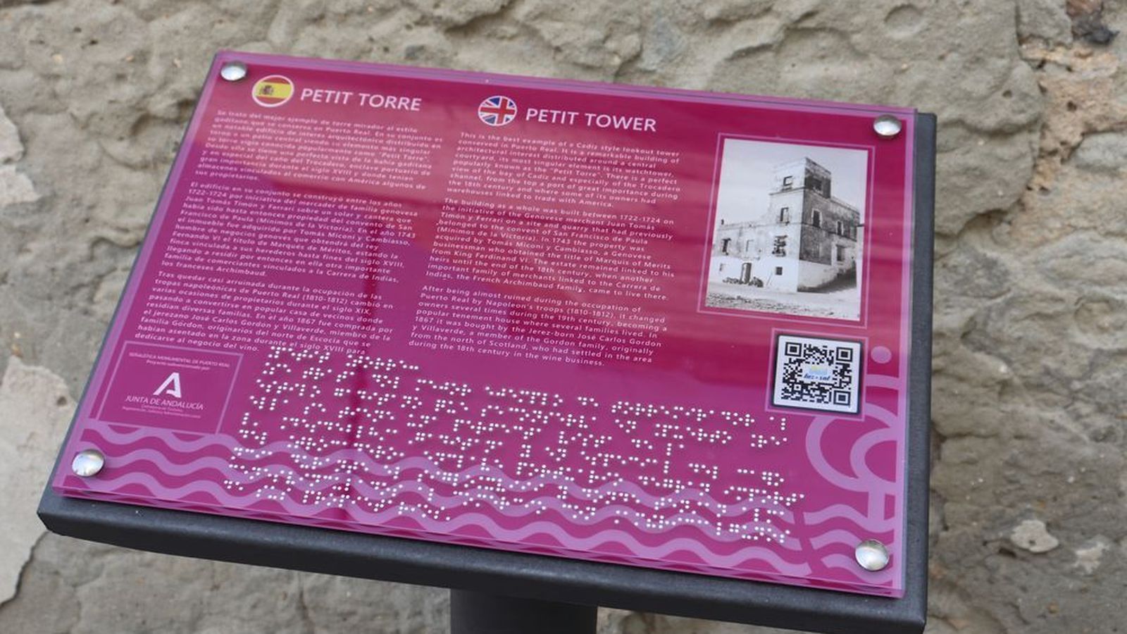 Nueva señalética instalada junto a la Petit Torre