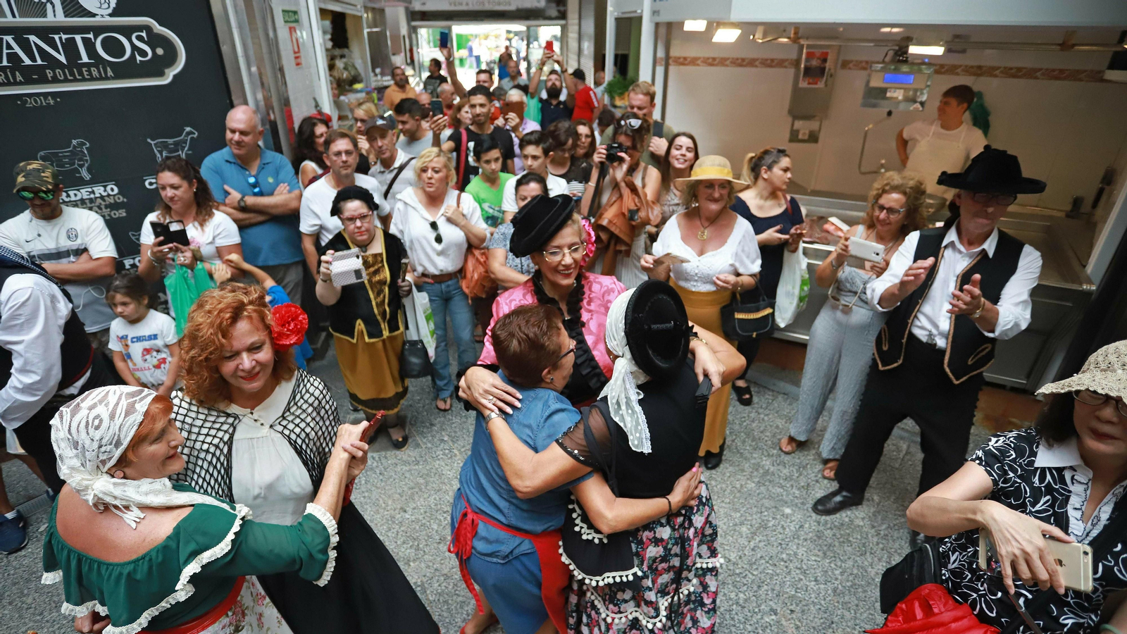 Las mejores fotos del paseo por el mercado de Entremares 2019