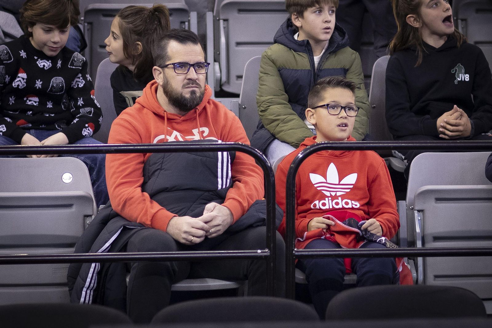 Encuéntrate en el Palacio de Deportes en el partido del Covirán Granada