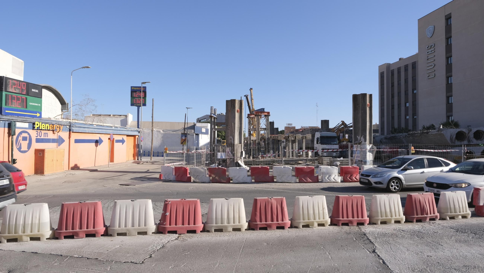 El Puente de la Avenida del Mediterráneo ya es historia, en imágenes