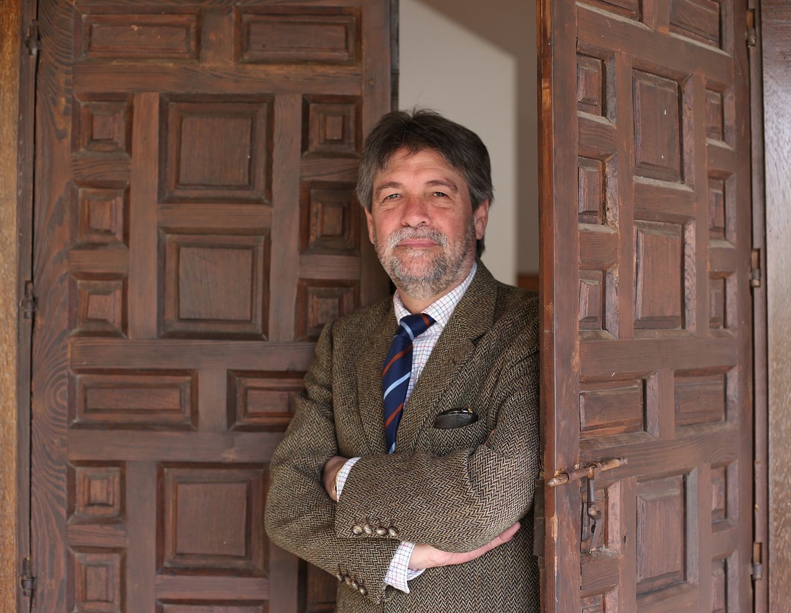 José Daniel M. Serrallé (Sevilla, 1959), en el antiguo convento de Santa Clara, sede de la Casa de los Poetas y las Letras de Sevilla.