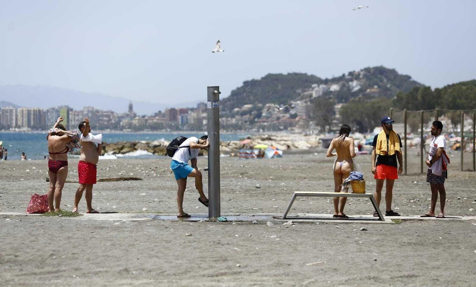 Fotos: Playas llenas en Málaga, en plena jornada electoral