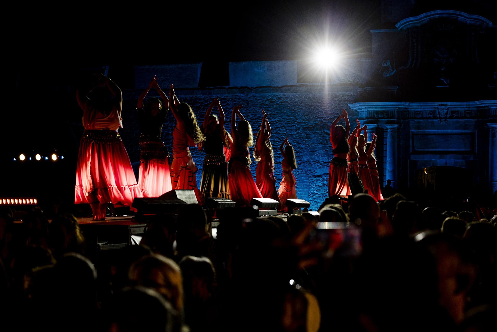 Las imágenes de "Foedus, Gaditanorum", el espectáculo de clausura del festival Cádiz Romana en las Puertas de Tierra