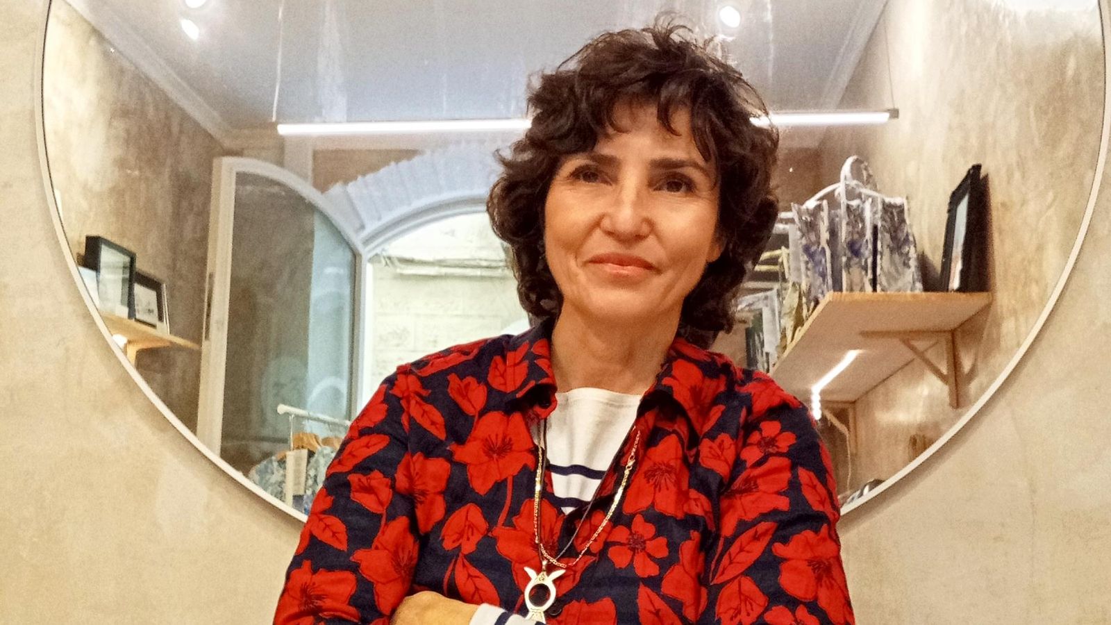 La artista Susan Pinto en su nueva tienda.