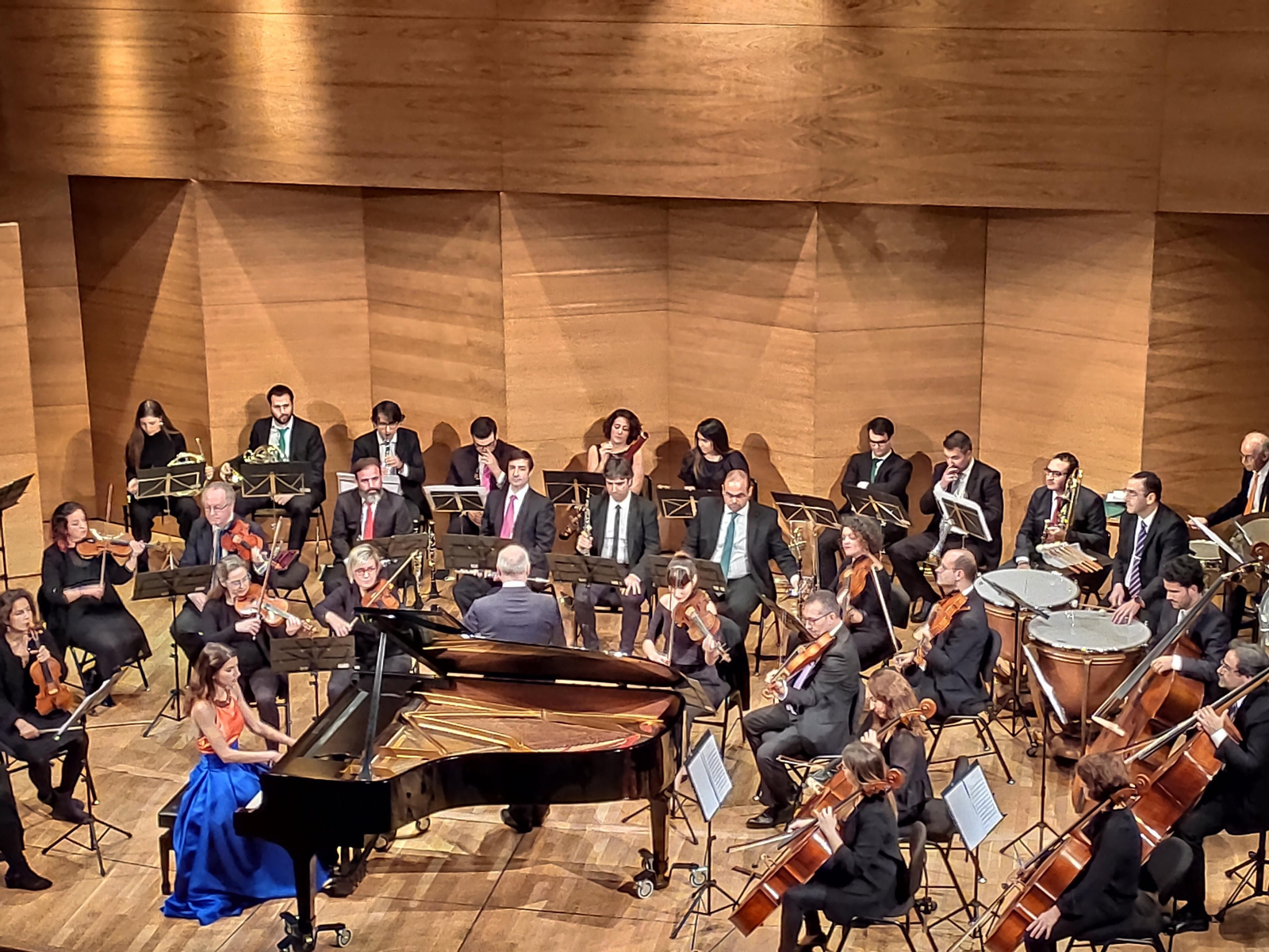 Susana Gómez y la Bética tocando a Ravel.