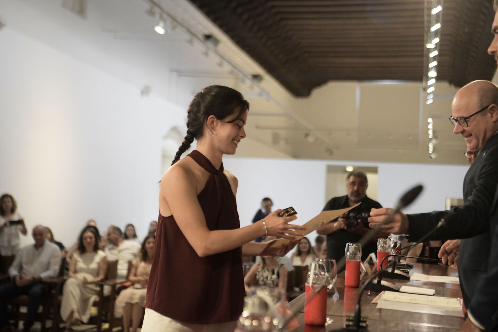 Acto de reconocimiento en Granada a los mejores estudiantes en la Selectividad 2024