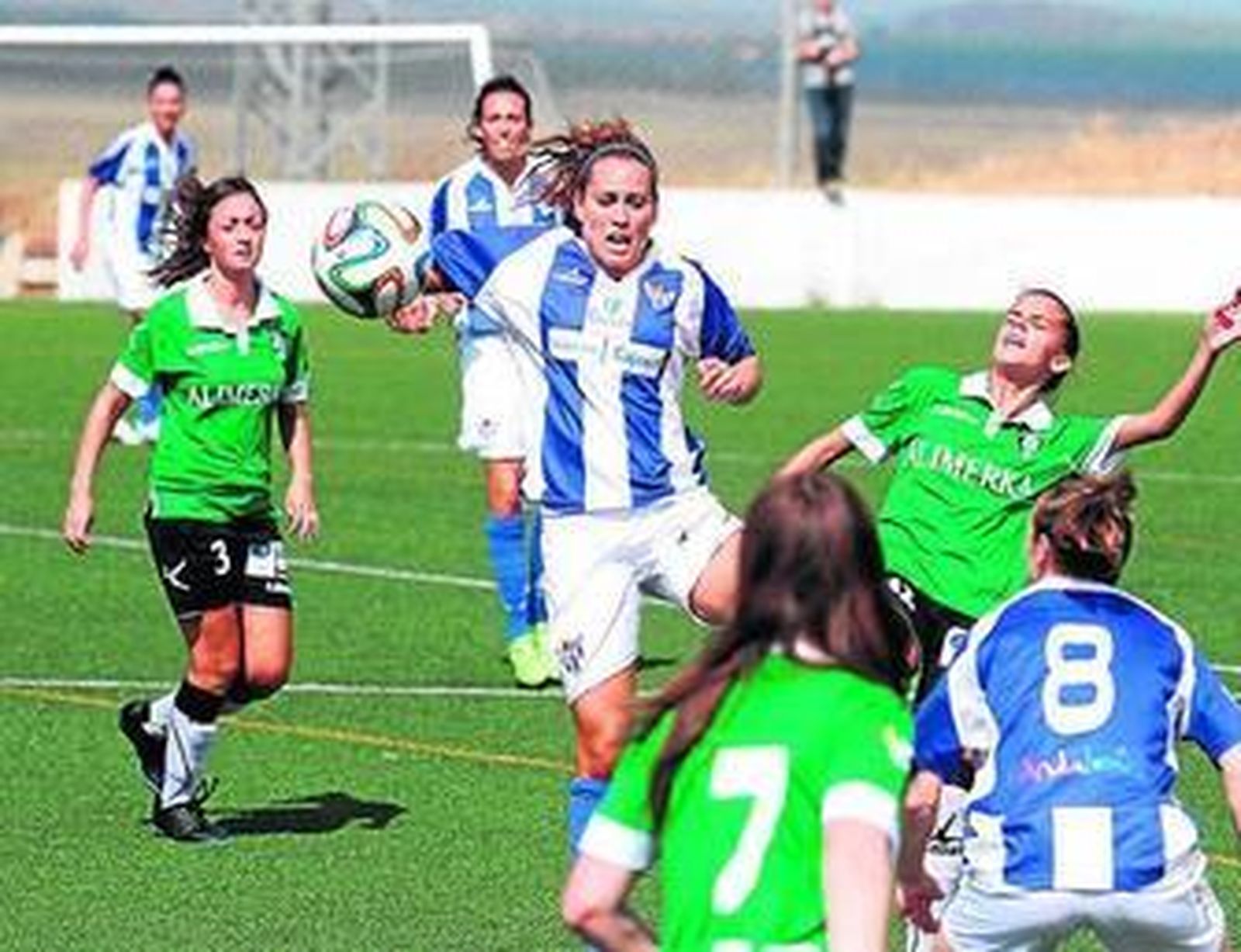Lance de un partido de esta temporada del Fundación Cajasol Sporting ante el Oviedo.