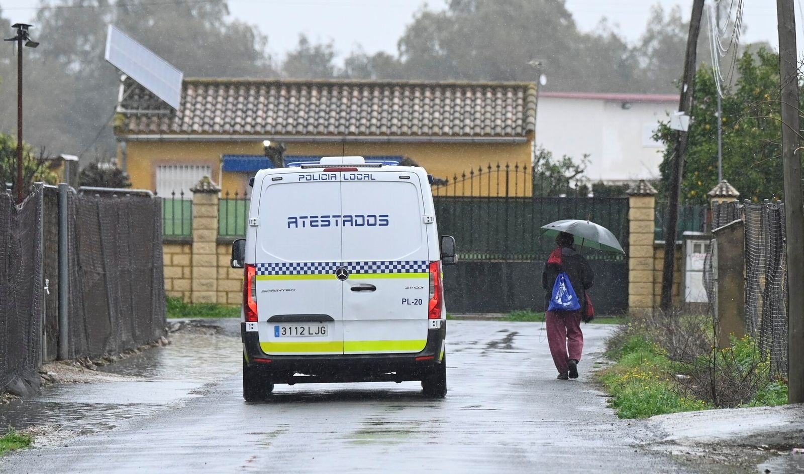Tensión en los vecinos de Majaneque tras el desalojo por la crecida del Guadalquivir