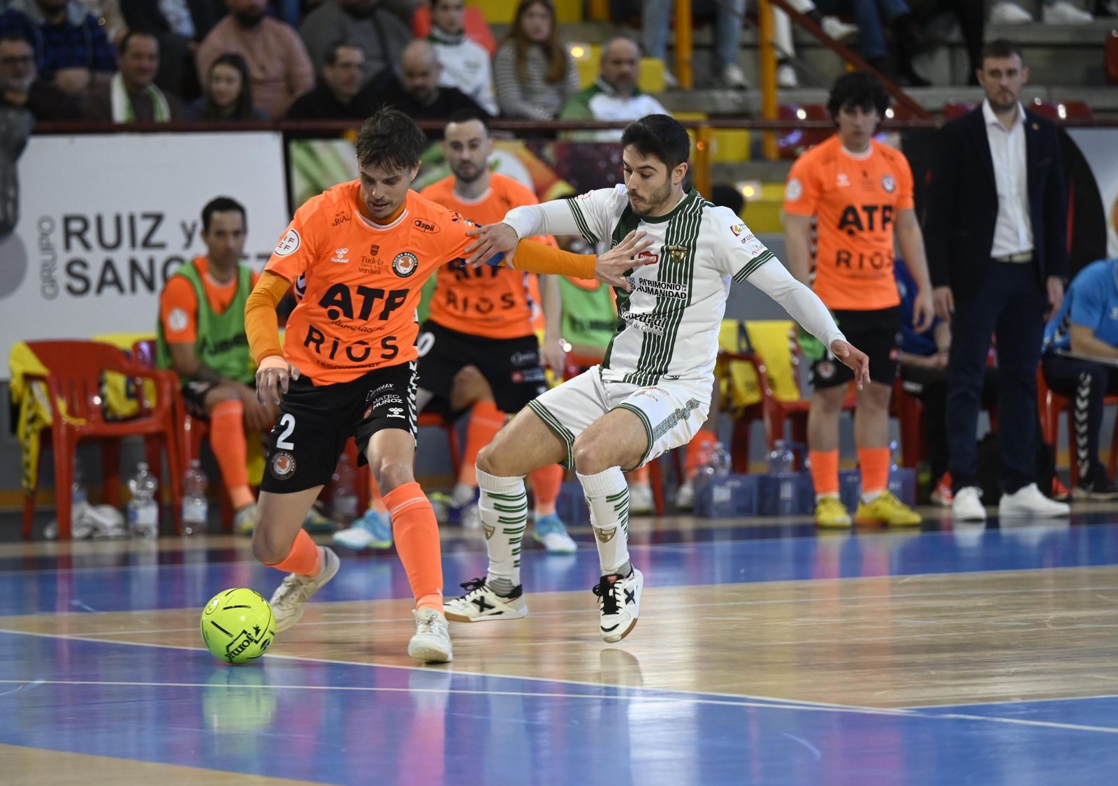 Las mejores fotos del ambiente en Vista Alegre para el Córdoba Futsal - Ribera Navarra